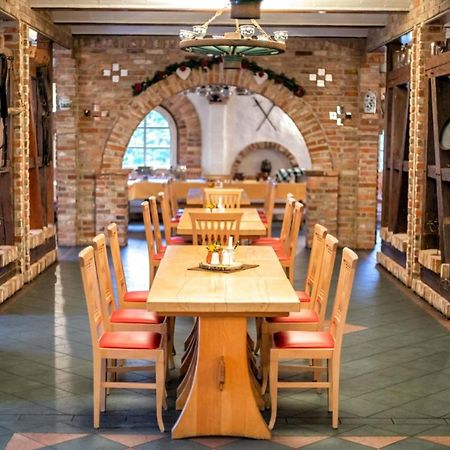 Ritterhof Kampehl Hotel Neustadt  Bagian luar foto